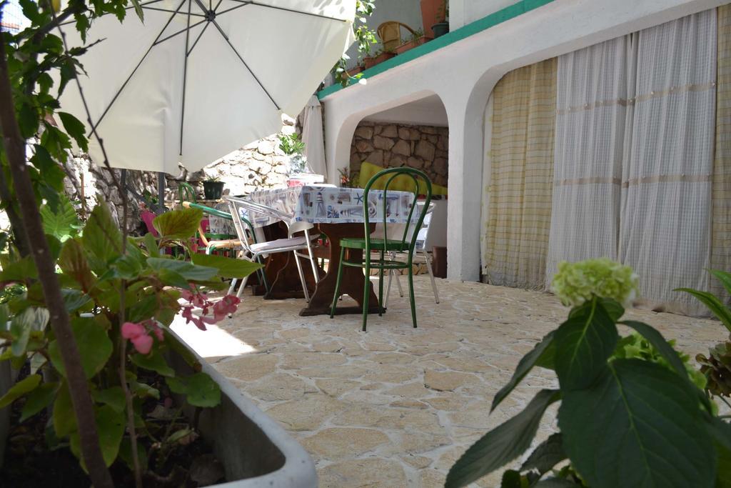 Apartmani Jenny i Tania Lopar Bagian luar foto