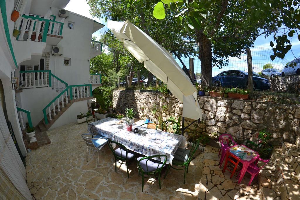 Apartmani Jenny i Tania Lopar Bagian luar foto