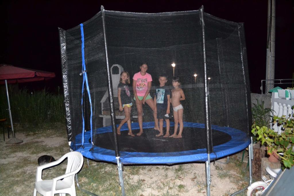 Apartmani Jenny i Tania Lopar Bagian luar foto