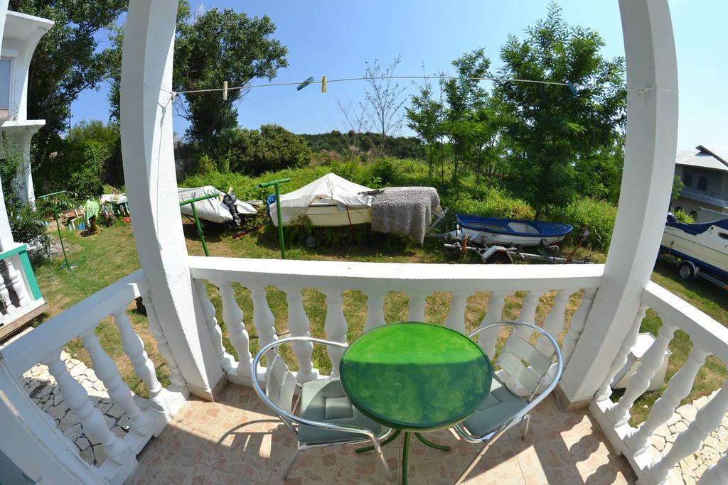Apartmani Jenny i Tania Lopar Bagian luar foto