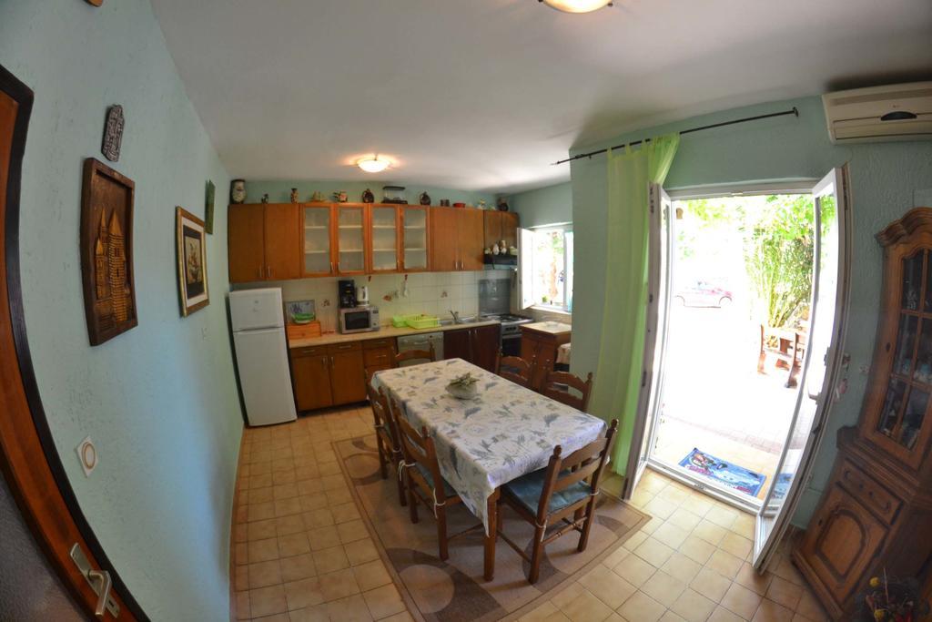 Apartmani Jenny i Tania Lopar Bagian luar foto