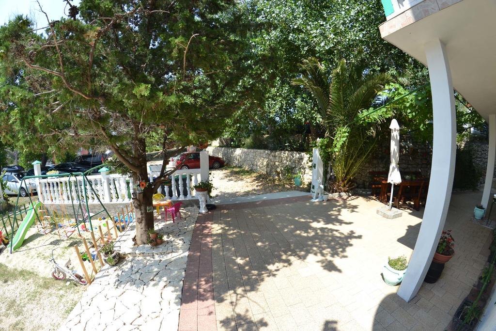 Apartmani Jenny i Tania Lopar Bagian luar foto