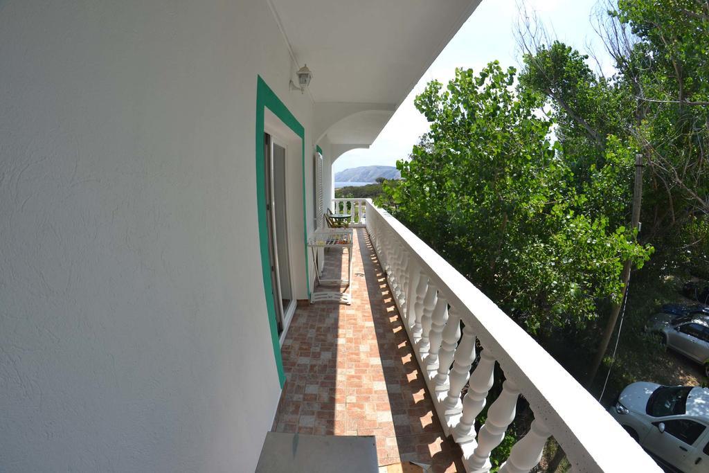 Apartmani Jenny i Tania Lopar Bagian luar foto