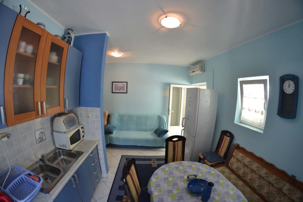 Apartmani Jenny i Tania Lopar Bagian luar foto