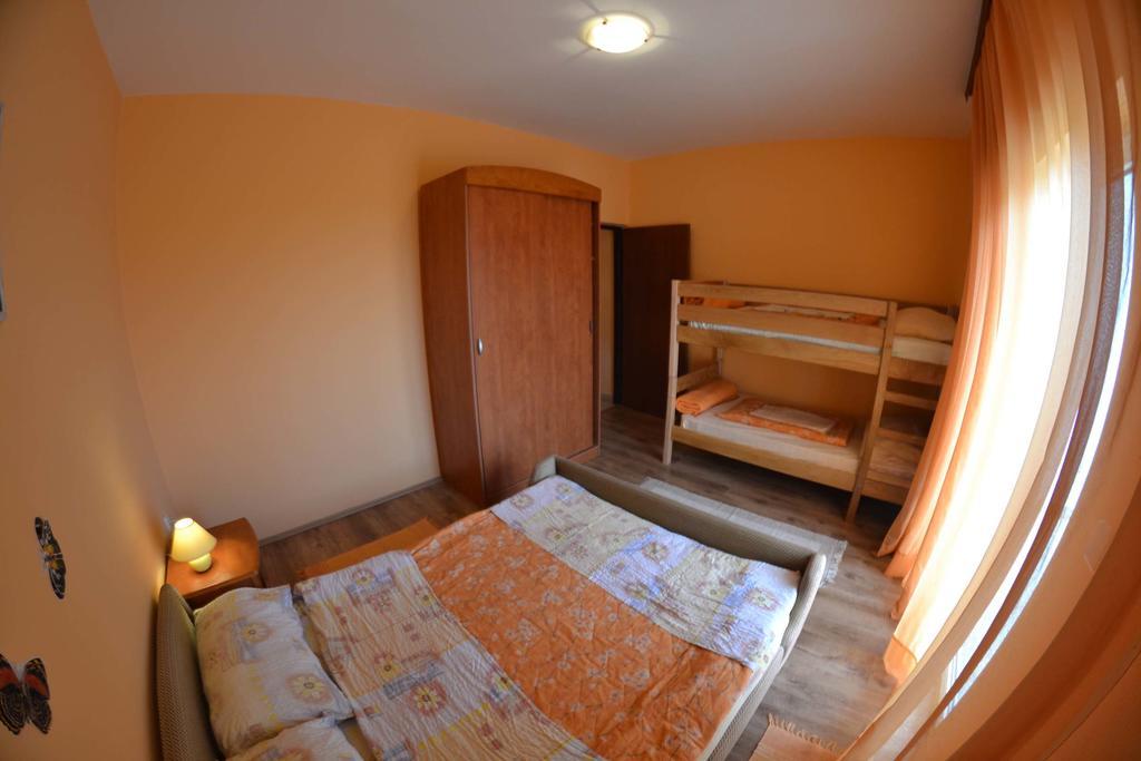 Apartmani Jenny i Tania Lopar Bagian luar foto