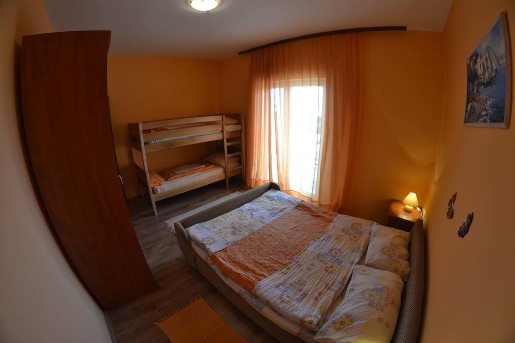 Apartmani Jenny i Tania Lopar Bagian luar foto