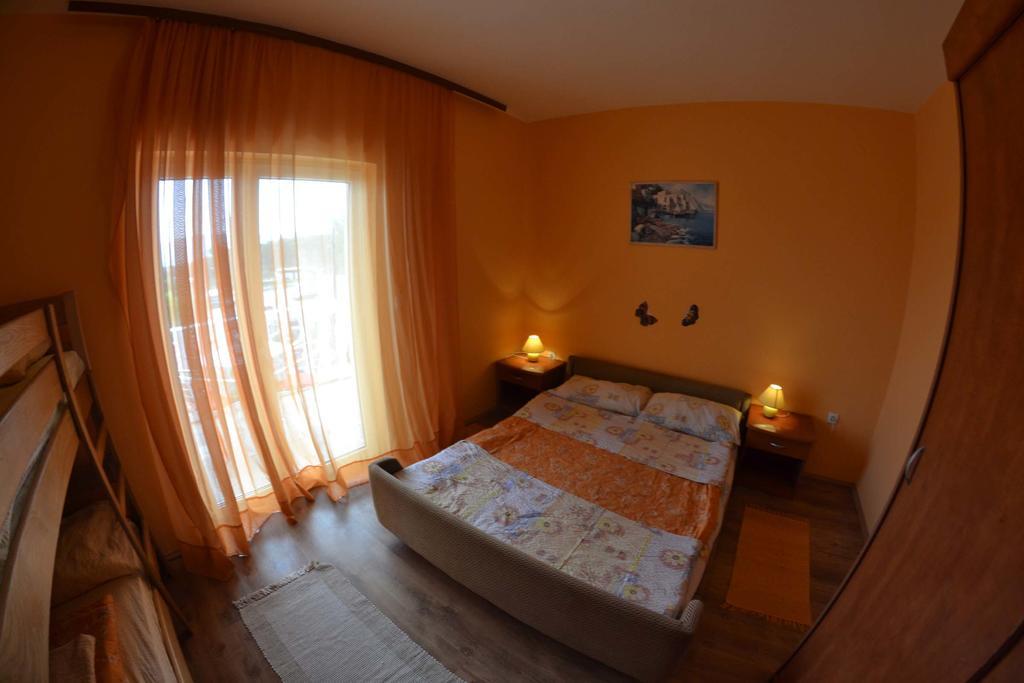 Apartmani Jenny i Tania Lopar Bagian luar foto