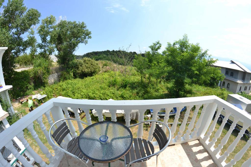 Apartmani Jenny i Tania Lopar Bagian luar foto