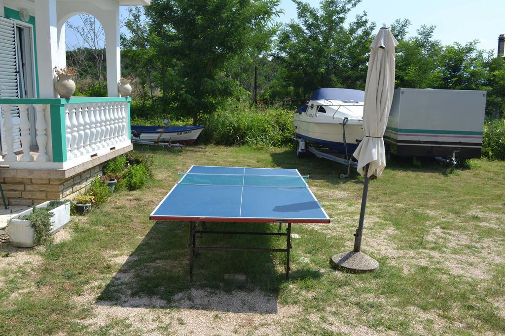 Apartmani Jenny i Tania Lopar Bagian luar foto