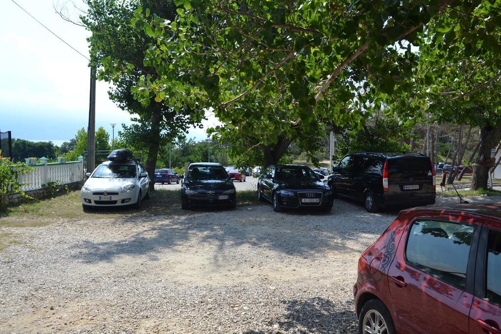 Apartmani Jenny i Tania Lopar Bagian luar foto