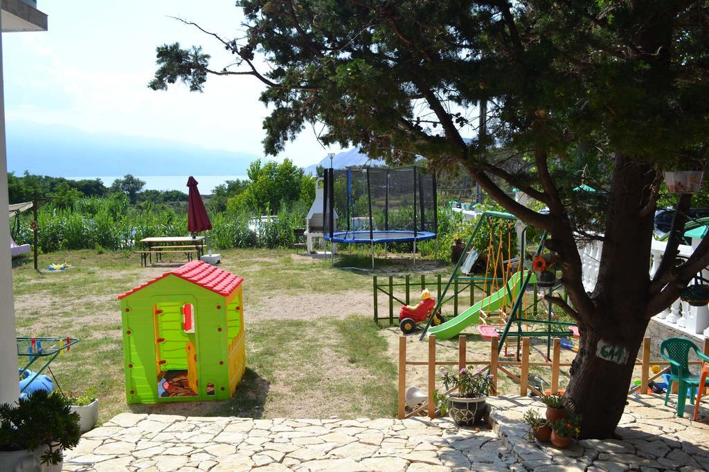 Apartmani Jenny i Tania Lopar Bagian luar foto